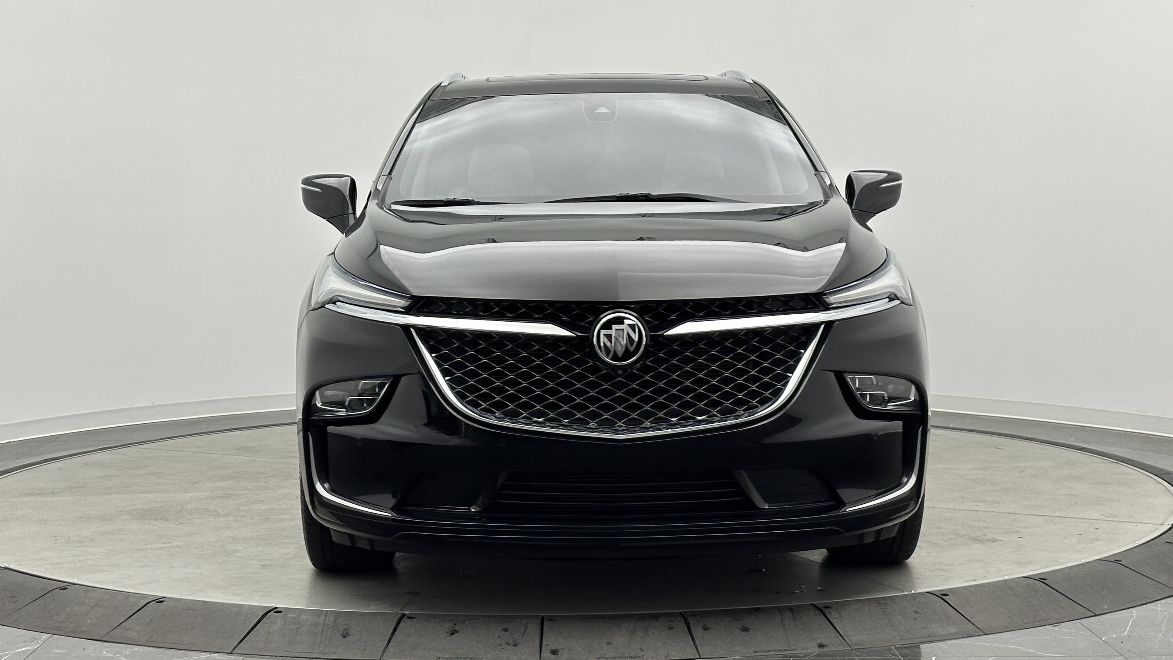 Used 2024 Buick Enclave Avenir w/ Avenir Technology Package FWD image 2