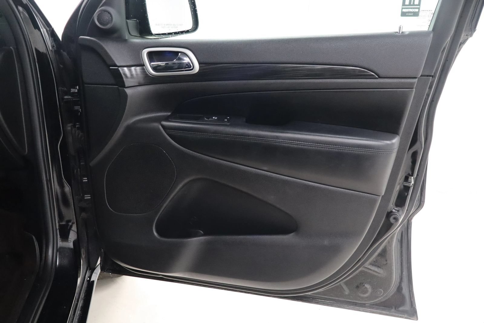 Used 2019 Jeep Grand Cherokee Altitude AWD/4WD image 20