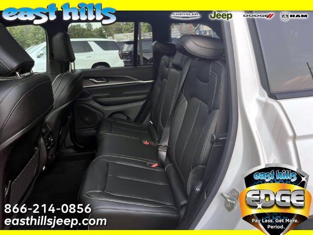 New 2026 Jeep Grand Cherokee Limited w/ Limited Altitude Package AWD/4WD image 4