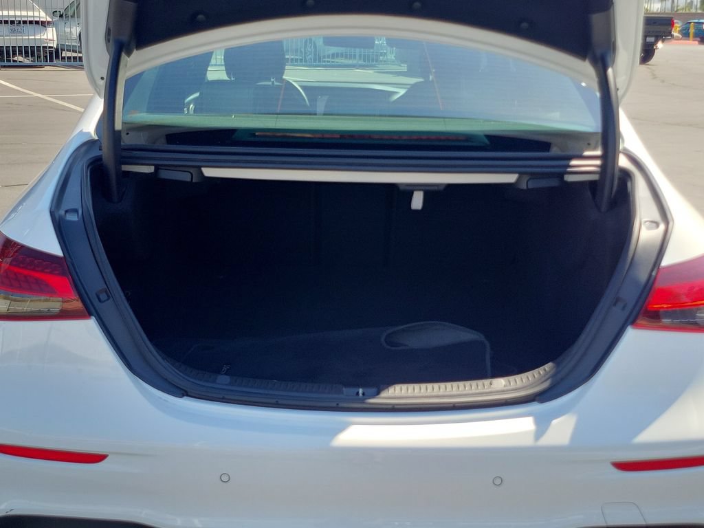 Used 2023 Mercedes-Benz E 350 Sedan image 9