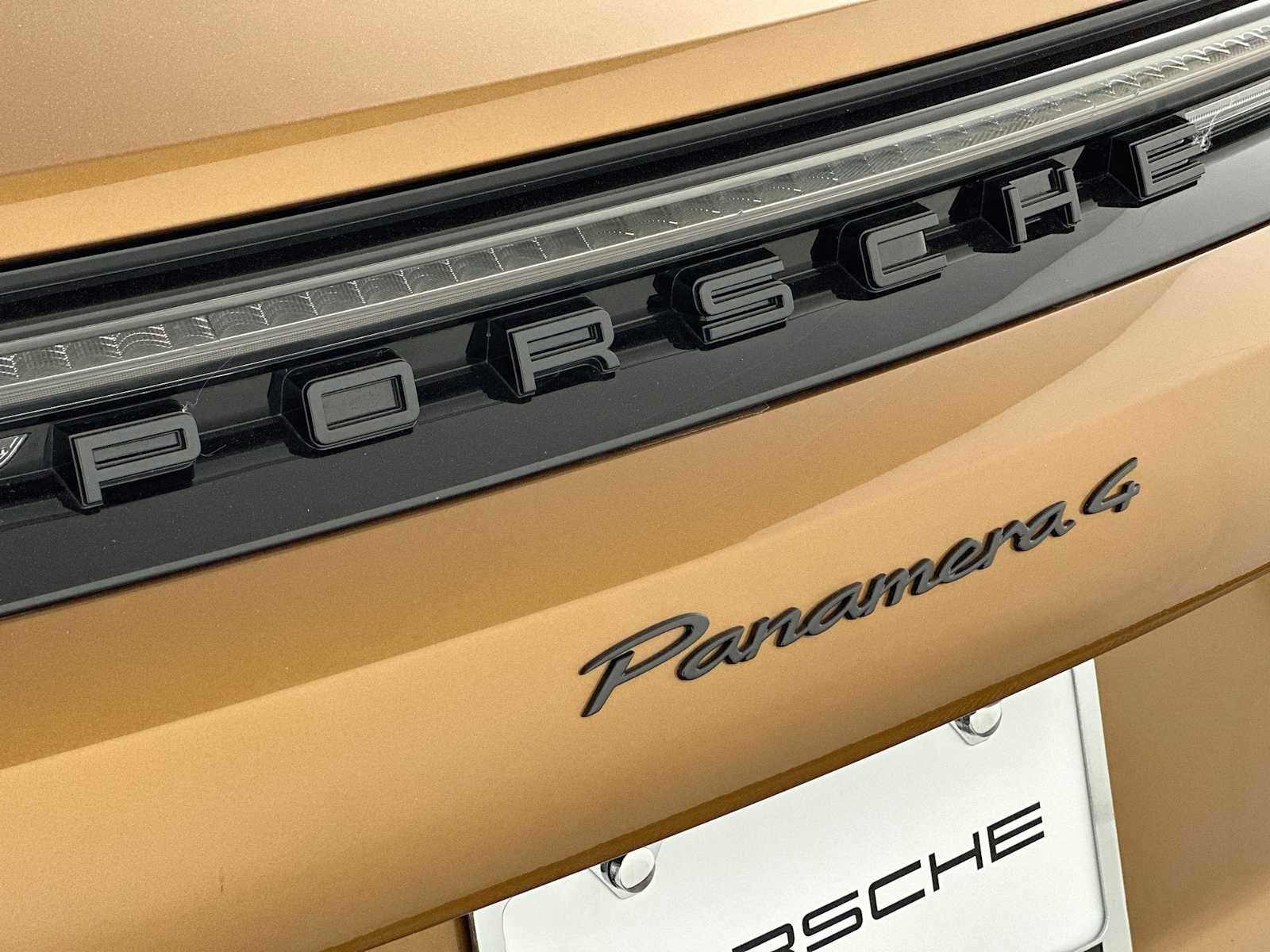 Certified 2025 Porsche Panamera 4 AWD/4WD image 33