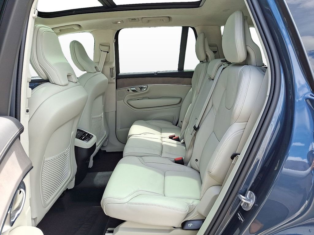 New 2026 Volvo XC90 B6 Ultra image 13