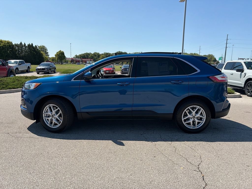 Used 2024 Ford Edge SEL w/ Convenience Package AWD/4WD image 4