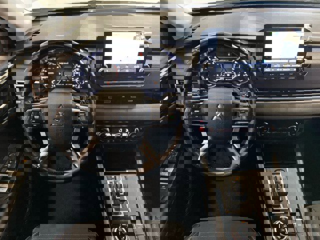 Used 2024 Mitsubishi Outlander SE image 13