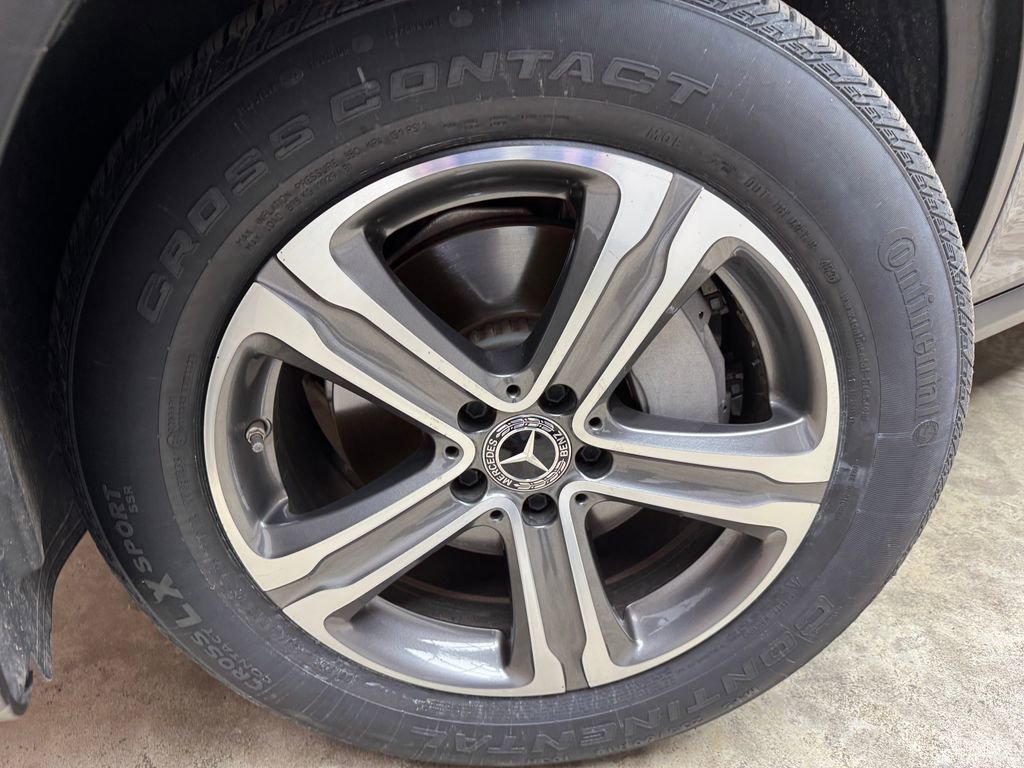 Used 2019 Mercedes-Benz GLC 300 4MATIC image 28