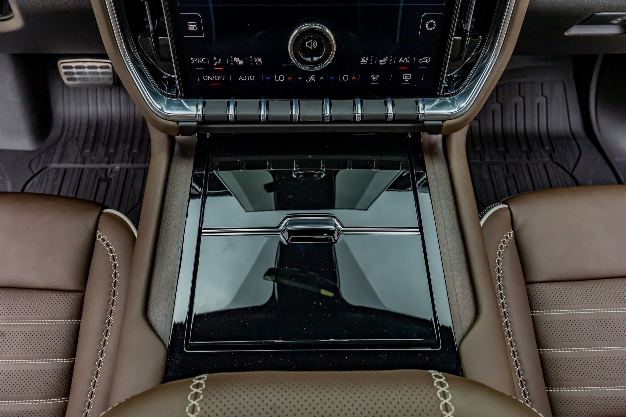 Used 2026 GMC Yukon XL Denali Ultimate AWD/4WD image 28