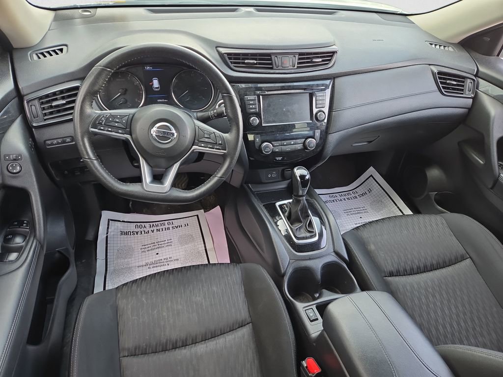 Used 2018 Nissan Rogue SV w/ Premium Package image 12