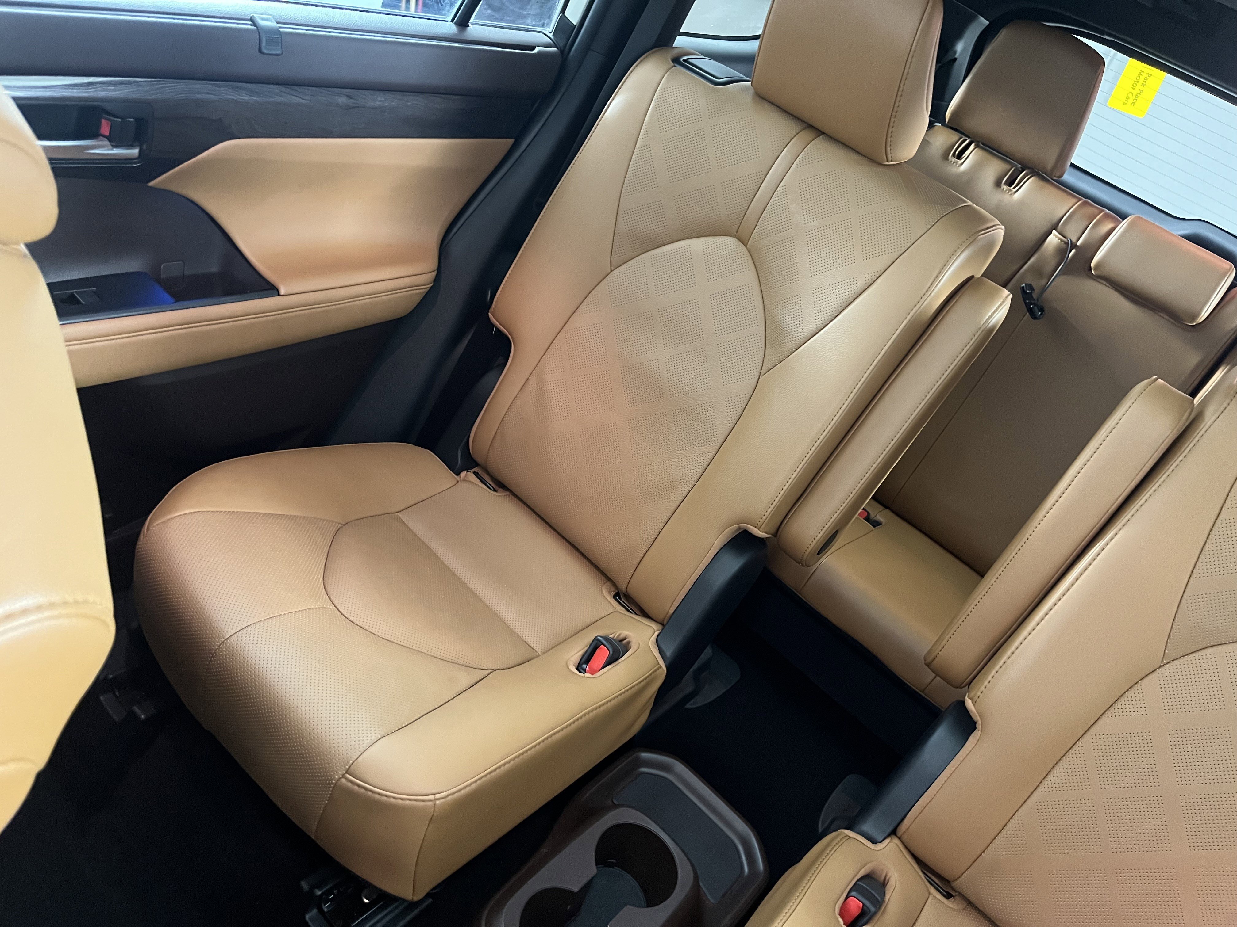 Used 2021 Toyota Highlander Platinum image 22