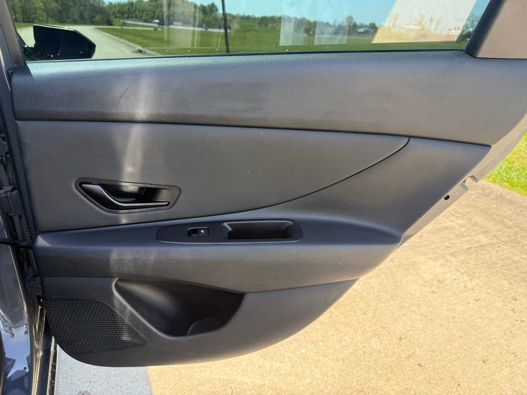 Used 2025 Hyundai Elantra Sport FWD image 14