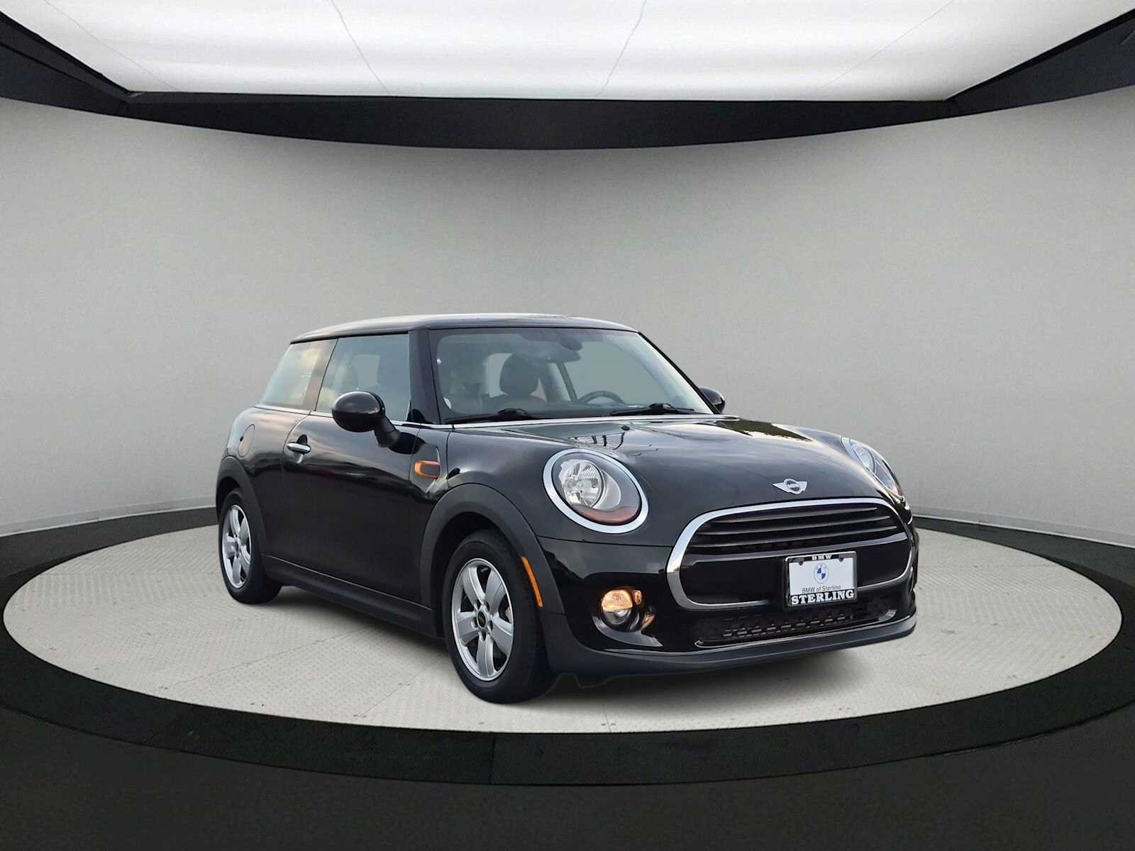 Used 2018 MINI Cooper 2-Door Hardtop FWD image 2