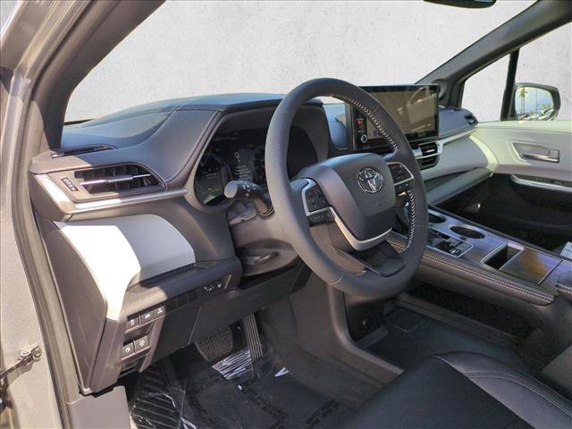 New 2026 Toyota Sienna XSE FWD image 3