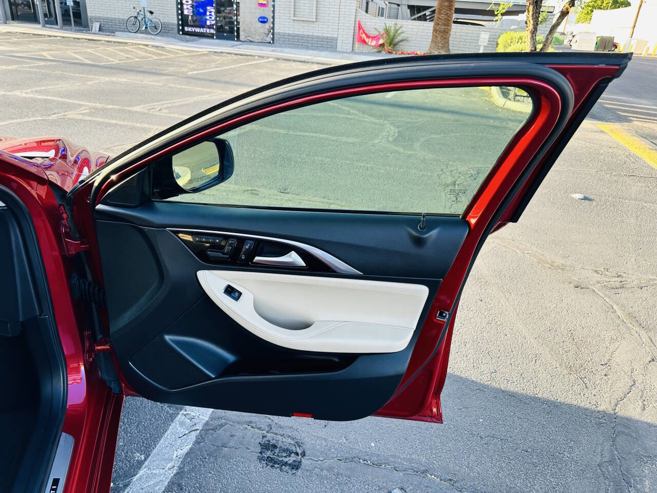 Used 2019 INFINITI QX30 w/ Navigation Package image 29