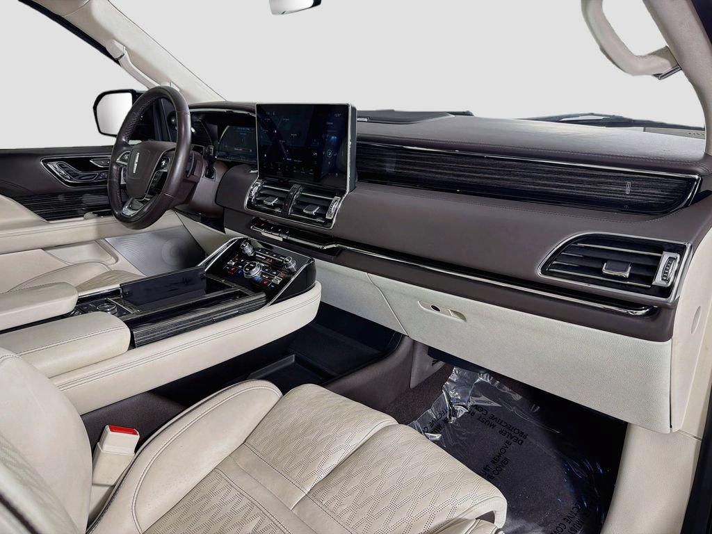 Used 2023 Lincoln Navigator L Black Label AWD/4WD image 31