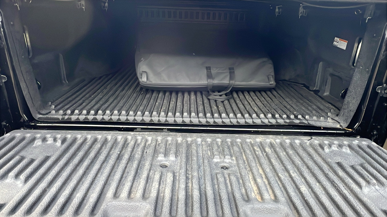 Used 2024 Jeep Gladiator Sport image 13