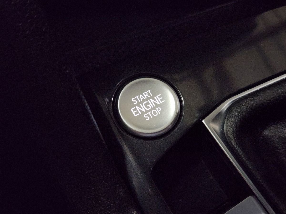 Used 2024 Volkswagen Tiguan SE R-Line image 37