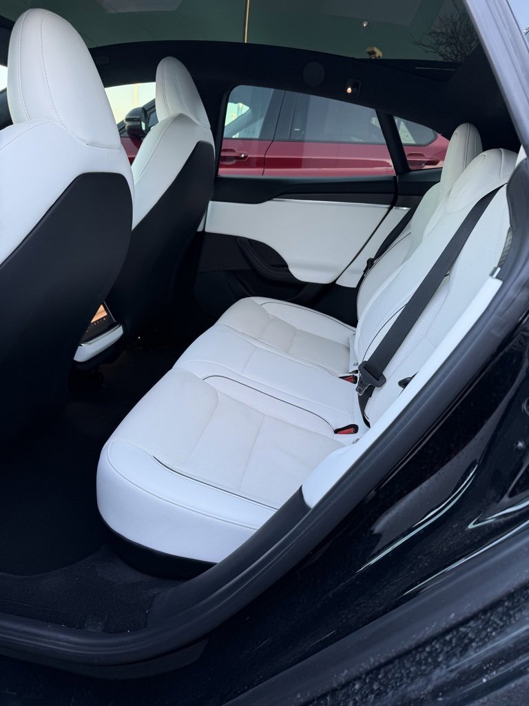Used 2022 Tesla Model S Plaid image 4
