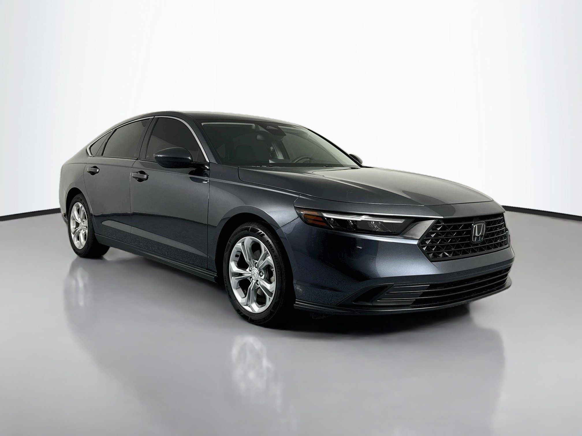 Certified 2023 Honda Accord LX image 3