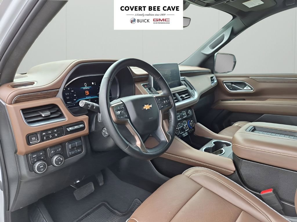 Used 2023 Chevrolet Suburban High Country image 31