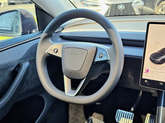 Used 2026 Tesla Model Y AWD image 25