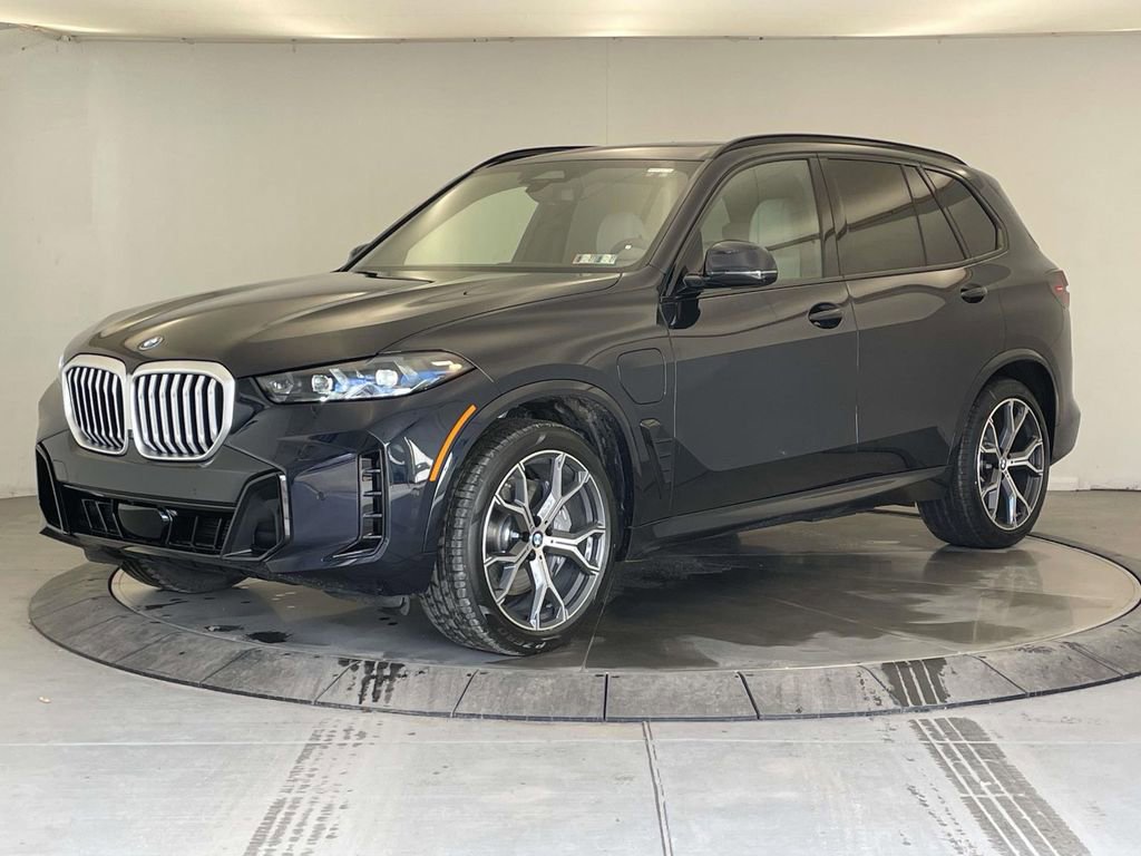 New 2026 BMW X5 xDrive50e w/ M Sport Package AWD/4WD image 1