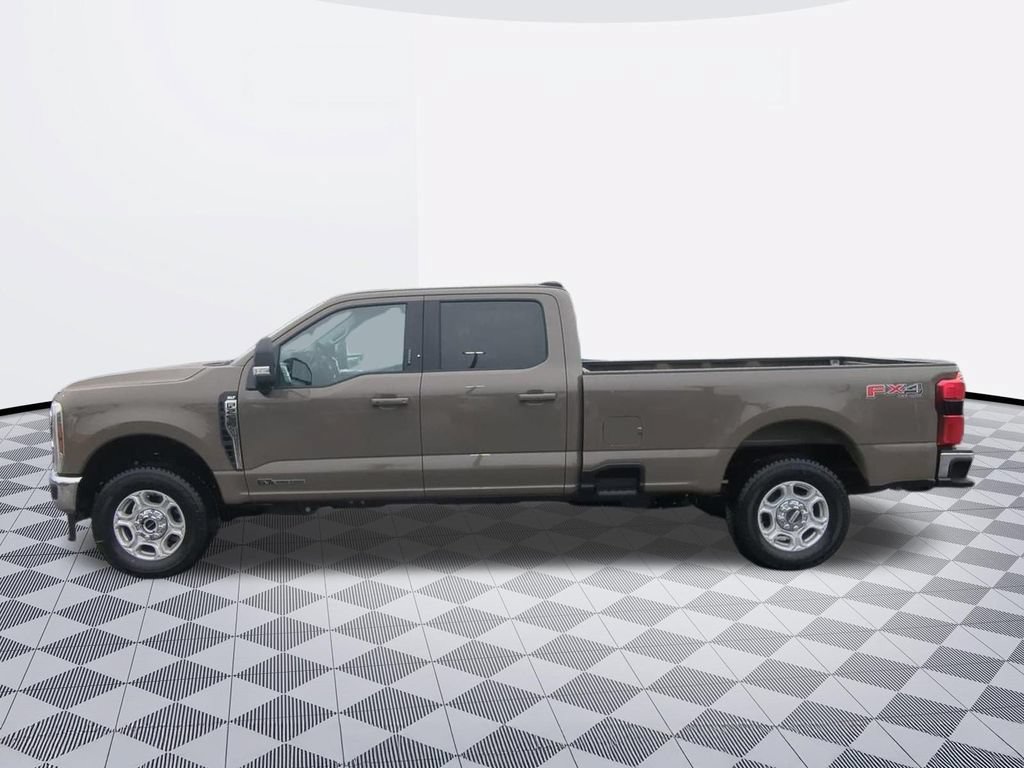 New 2026 Ford F250 XLT w/ XLT Premium Package AWD/4WD image 2