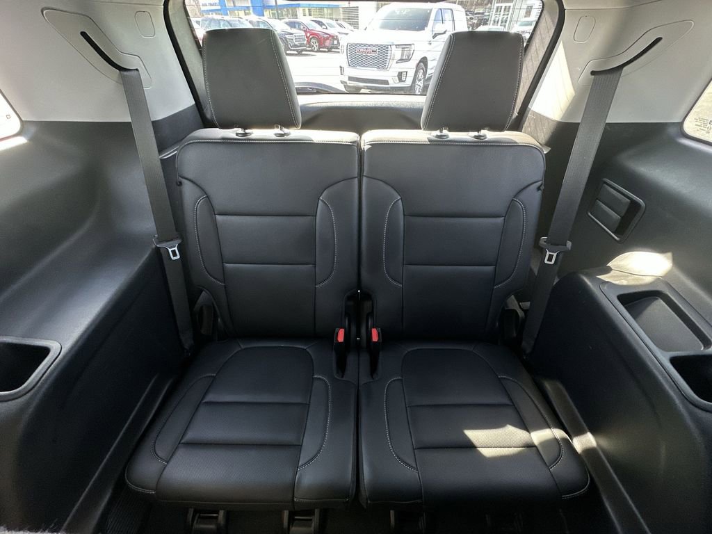 Used 2023 GMC Acadia SLT FWD image 22