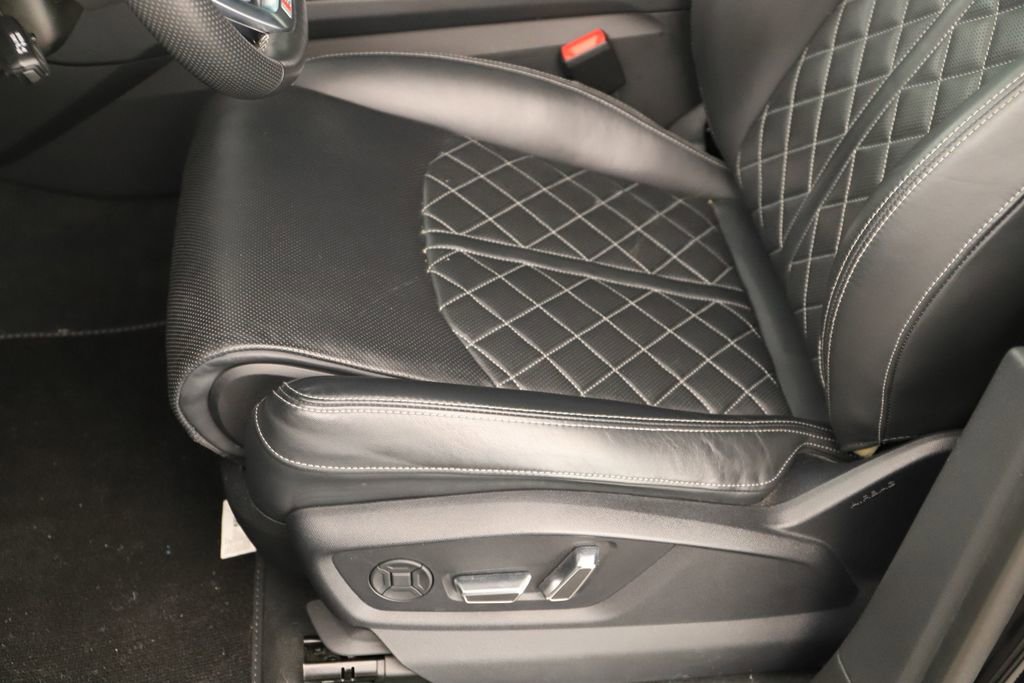 Certified 2021 Audi SQ8 Premium Plus w/ SQ8 Black Optic Package image 25