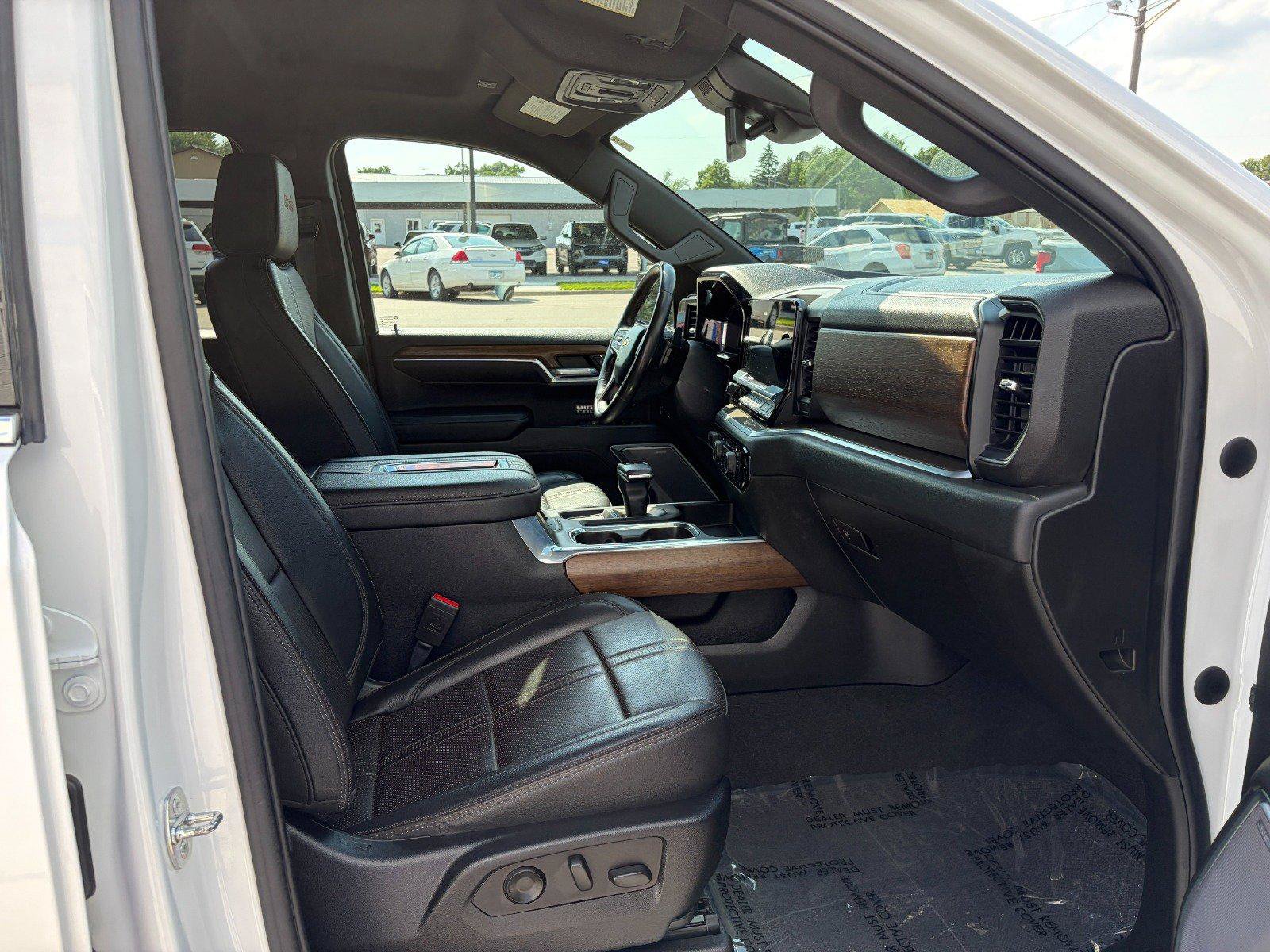 Used 2022 Chevrolet Silverado 1500 High Country AWD/4WD image 24