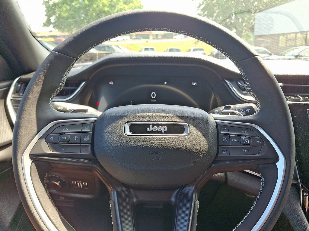 New 2025 Jeep Grand Cherokee L Laredo w/ Luxury Tech Group I image 43