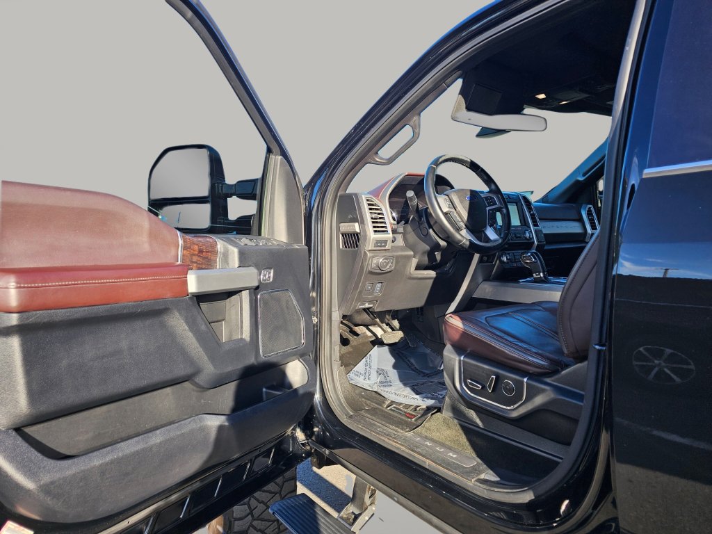 Used 2017 Ford F250 Platinum w/ Platinum Ultimate Package AWD/4WD image 21