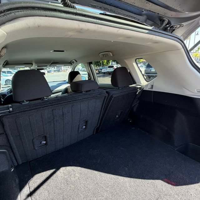 Used 2024 Nissan Rogue S FWD image 25