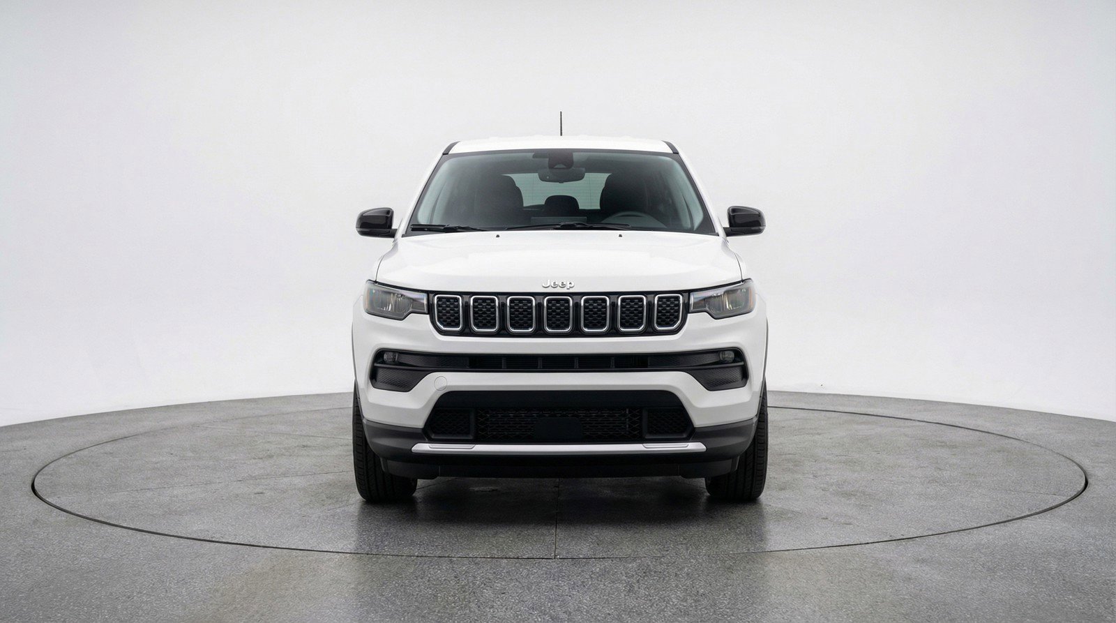 Used 2025 Jeep Compass Latitude AWD/4WD image 2
