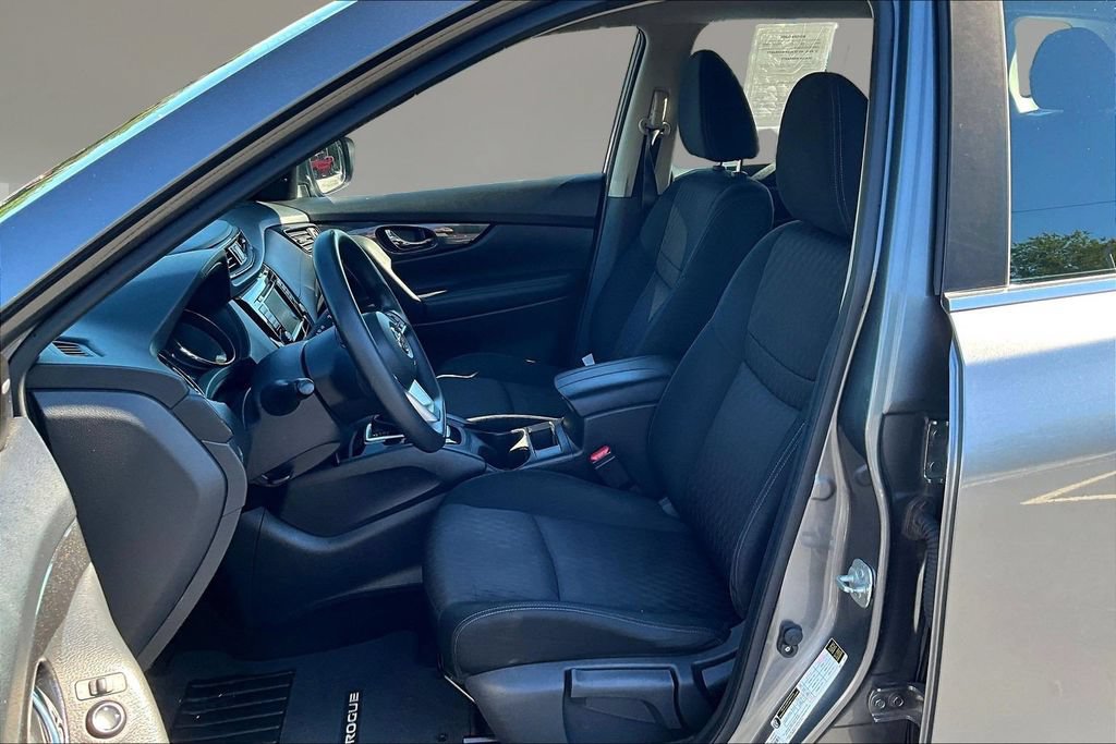 Used 2018 Nissan Rogue S AWD/4WD image 18