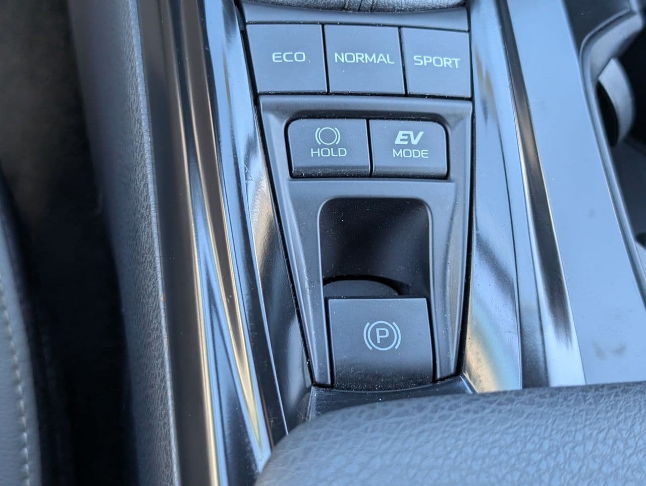 Used 2025 Toyota Camry SE AWD/4WD image 19