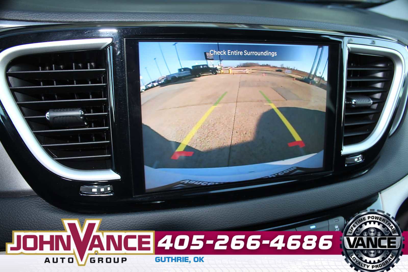 Used 2024 Chrysler Pacifica Touring-L image 33