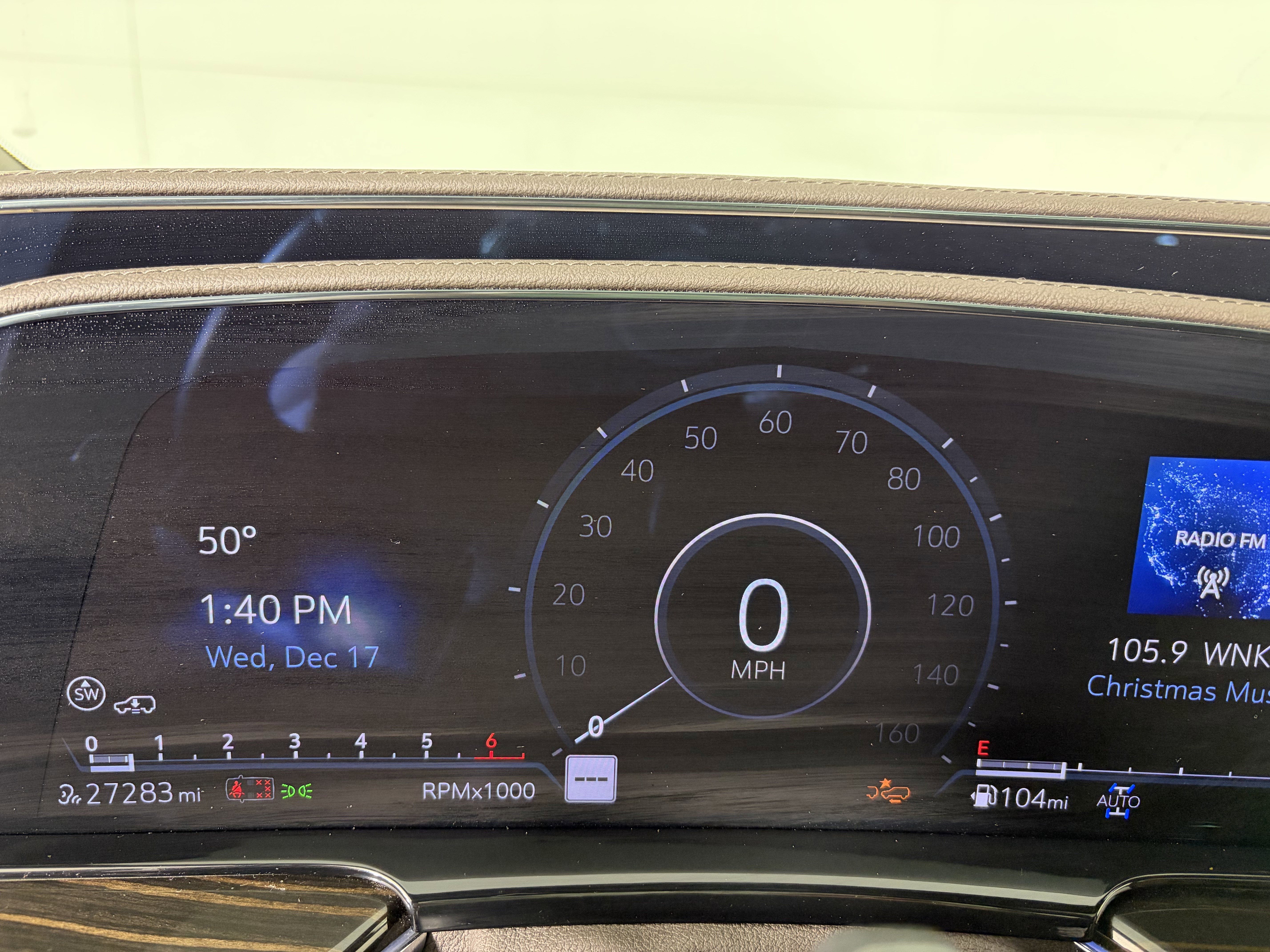 Used 2024 Cadillac Escalade ESV Premium Luxury w/ Performance Package image 31