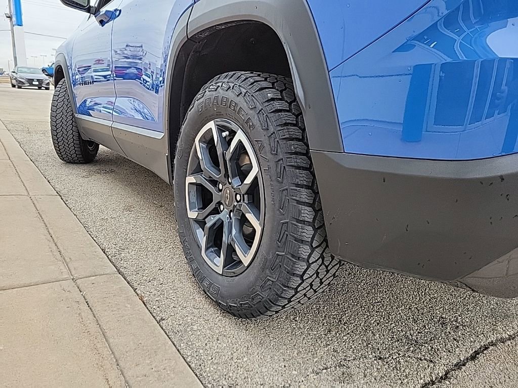 Used 2025 Chevrolet Equinox ACTIV w/ Convenience Package III image 19