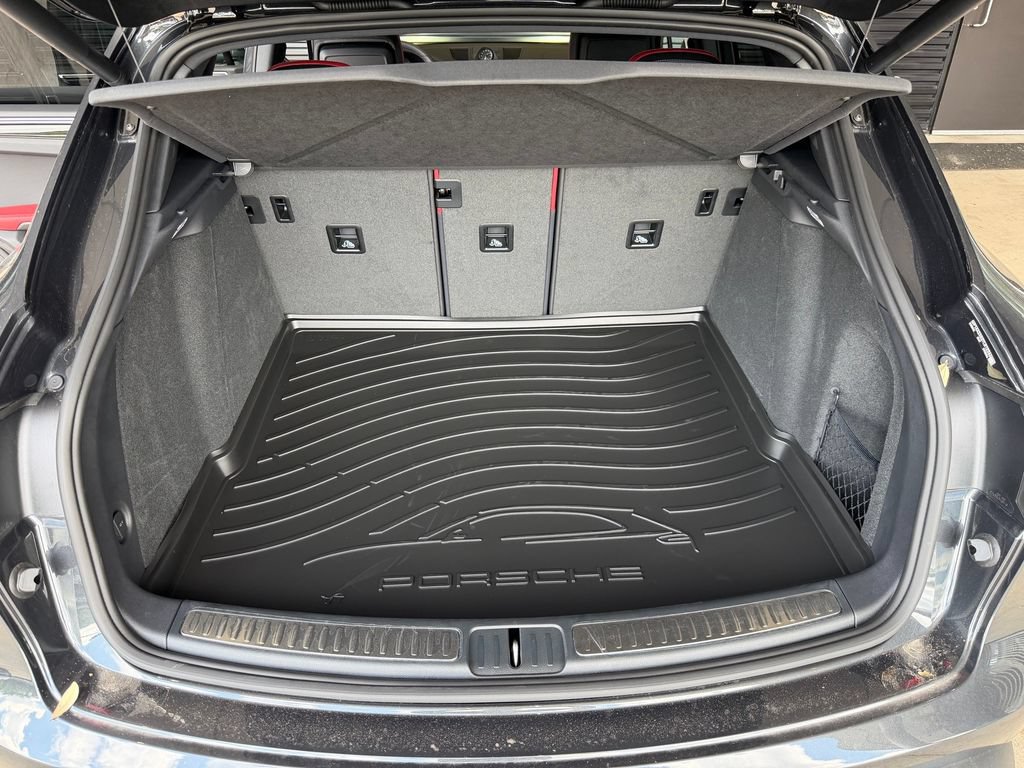 New 2026 Porsche Macan AWD/4WD image 37