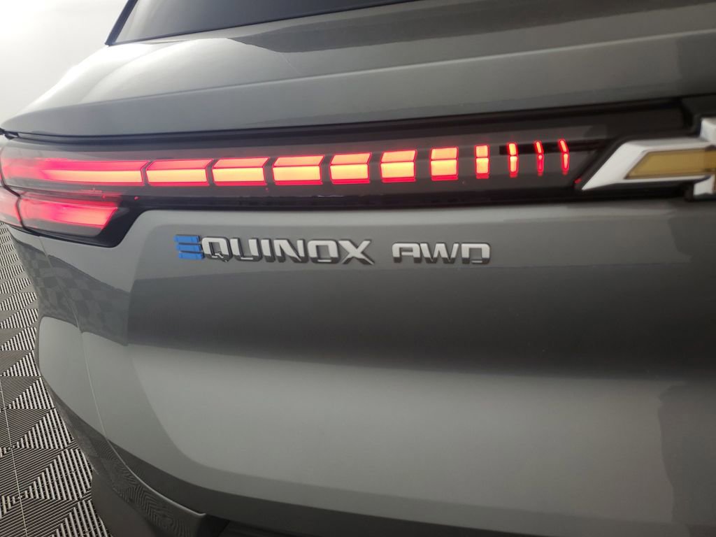 New 2026 Chevrolet Equinox EV LT image 30