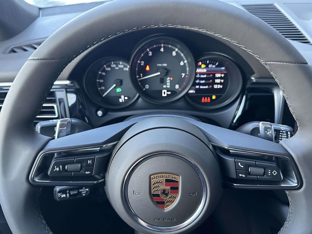 New 2026 Porsche Macan image 20