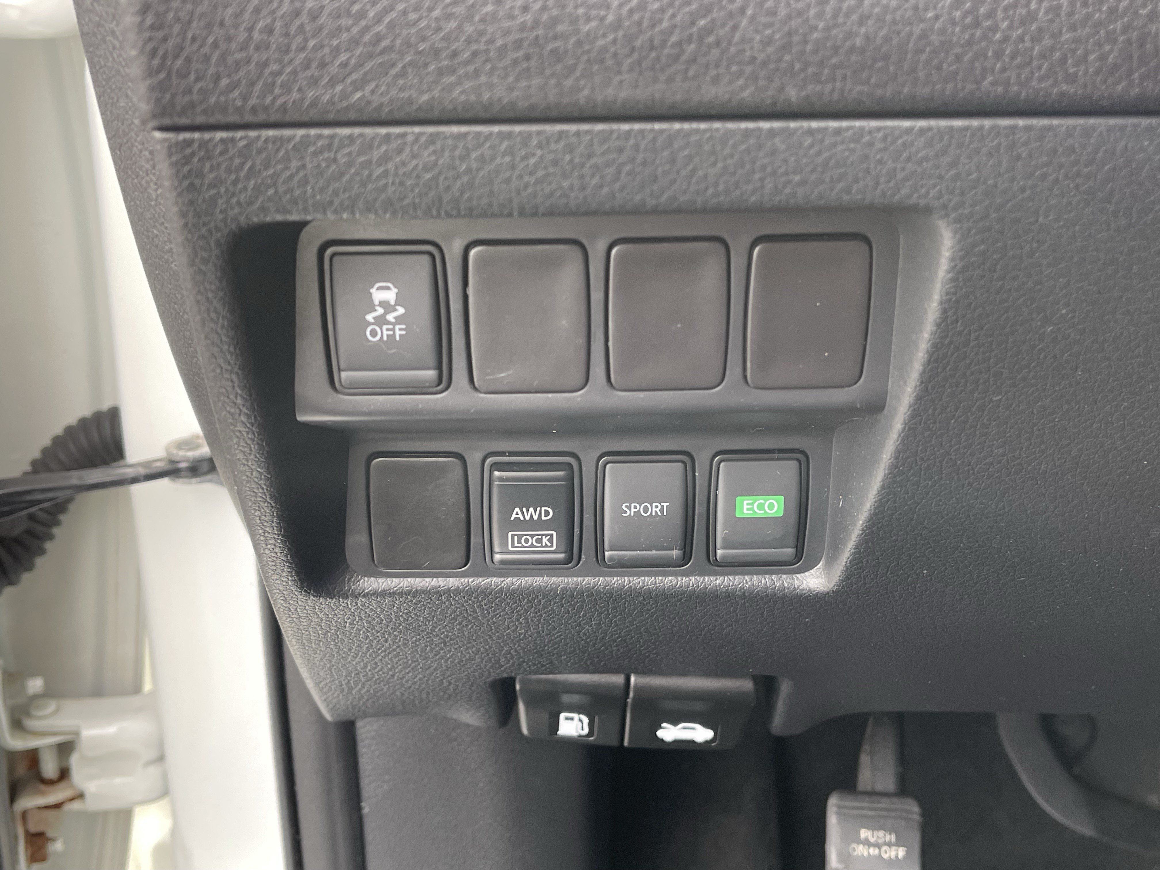Used 2017 Nissan Rogue S AWD/4WD image 25