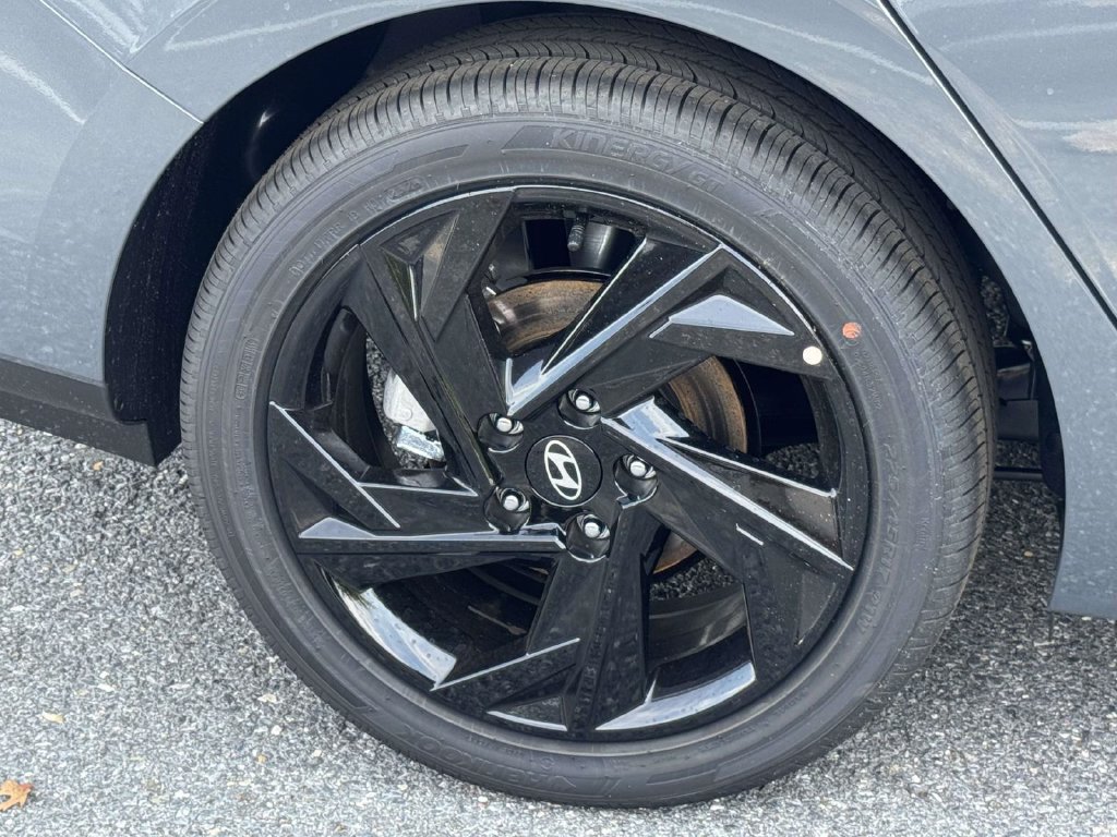 New 2026 Hyundai Elantra SEL Sport FWD image 7