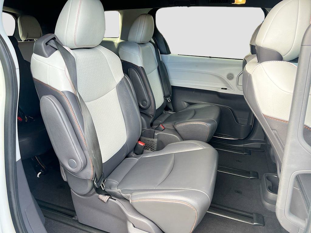 Used 2021 Toyota Sienna XSE w/ XSE Plus Package image 31