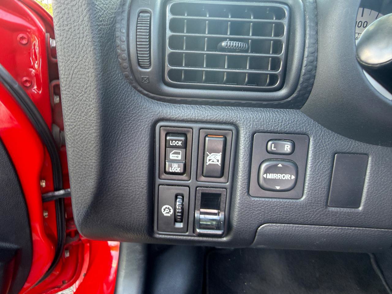 Used 2002 Toyota MR2 RWD image 34