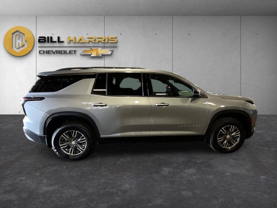 New 2026 Chevrolet Traverse LT w/ Driver Confidence Package AWD/4WD image 11