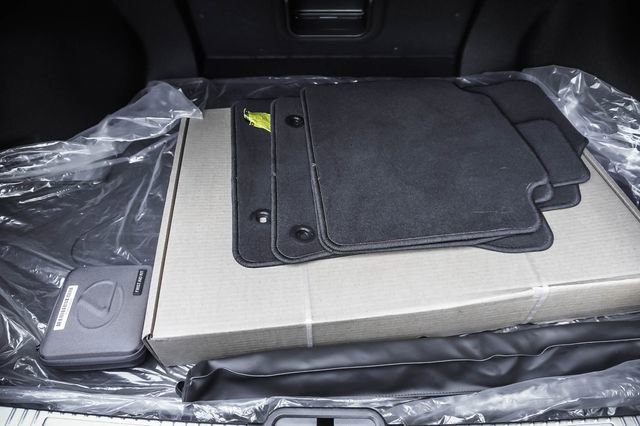 Certified 2025 Lexus ES 300h w/ Premium Package image 22