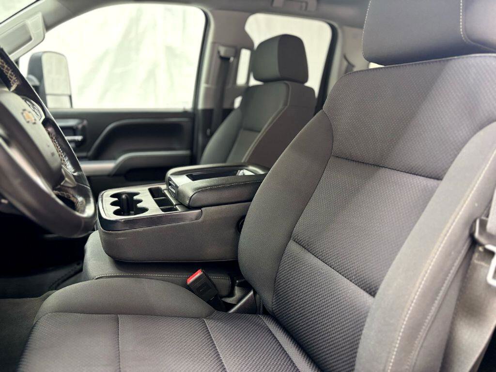 Used 2019 Chevrolet Silverado 1500 LT image 25