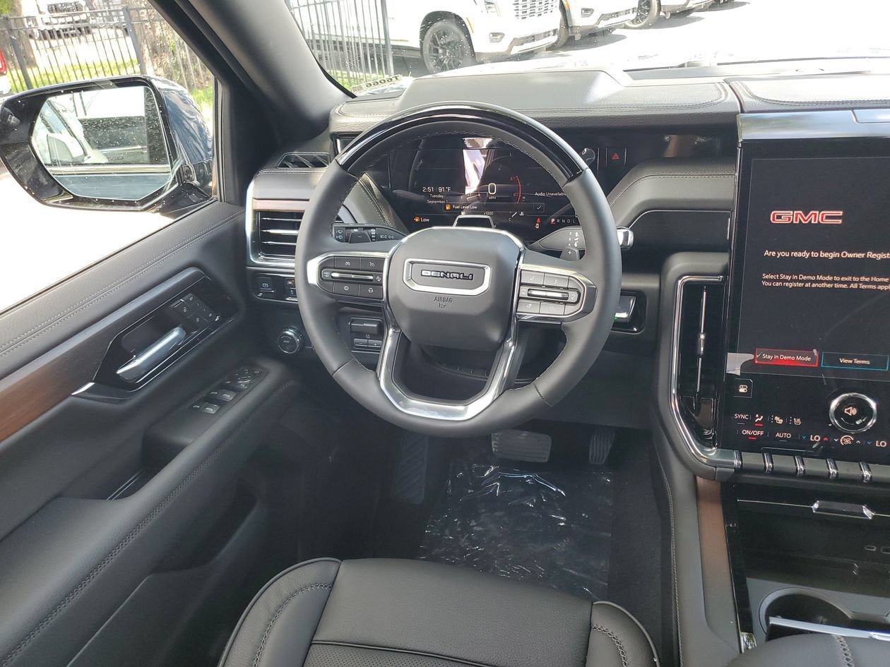 New 2026 GMC Yukon XL Denali w/ Denali Reserve Package RWD image 13