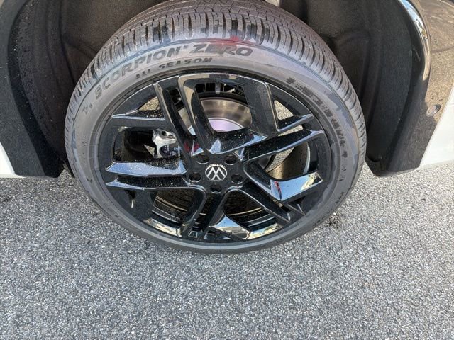 New 2026 Volkswagen Tiguan SE R-Line image 10