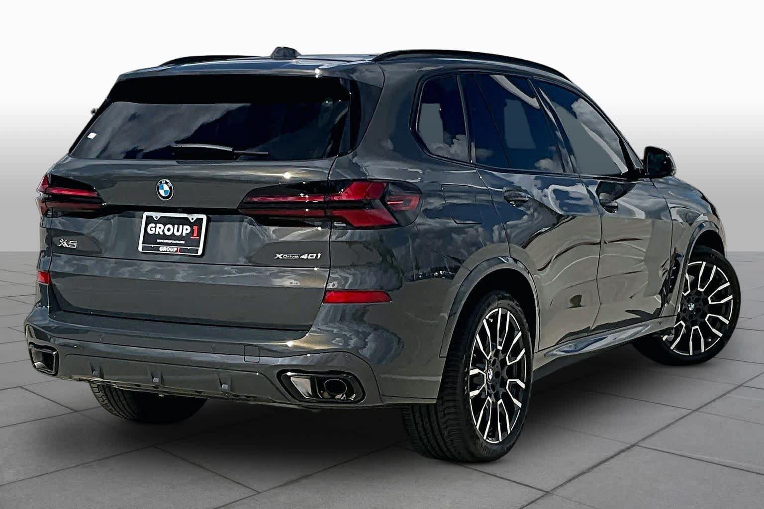 Used 2026 BMW X5 xDrive40i w/ M Sport Package AWD/4WD image 12
